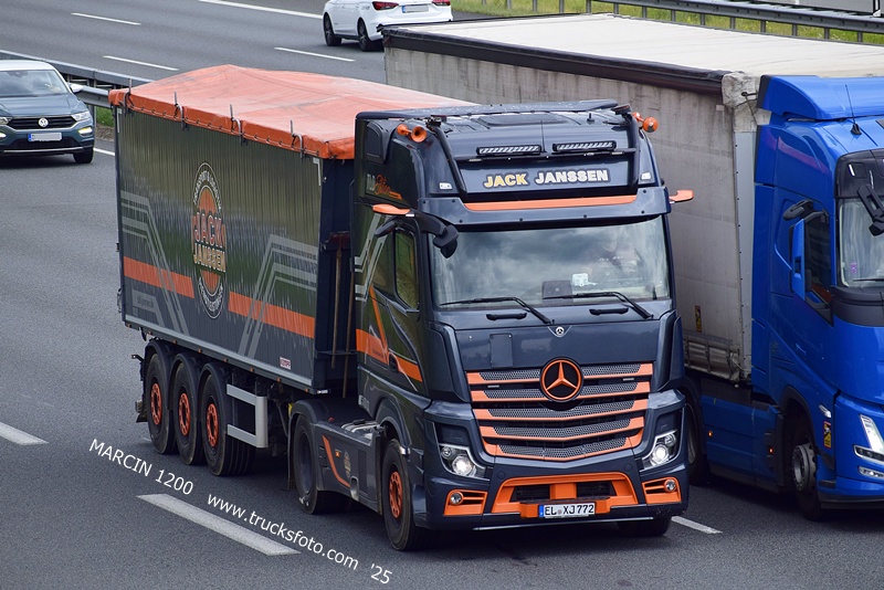 _DSC9315 JACK JANSSEN-crop-ACTROS MP5.JPG