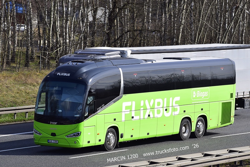 _DSC4147 AUTOBUS IRIZAR-crop-FLIXBUS.JPG