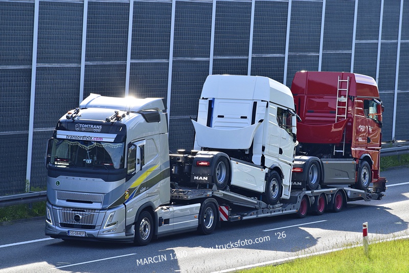 _DSC9395 TRANSORDIZIA TOMTRANS-crop-VOLVO FH AERO.JPG
