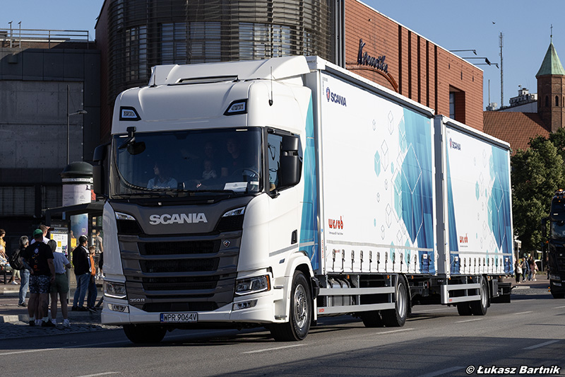 IMG_0994 Scania R NG PMS26.jpg
