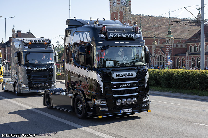 IMG_0716 Scania R Rzemyk PMS26.jpg