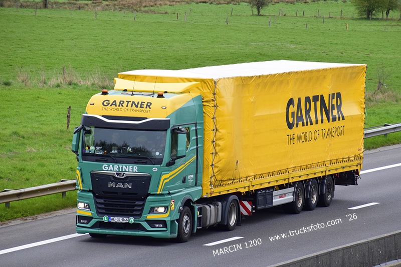 _DSC4688 GARTNER-crop-MAN TGX II.JPG