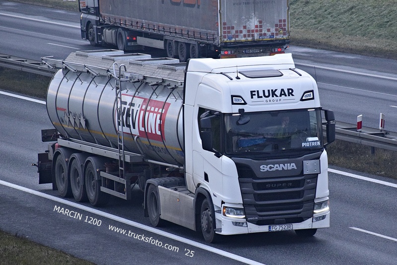 _DSC7437 FLUKAR-crop-SCANIA R NG.JPG