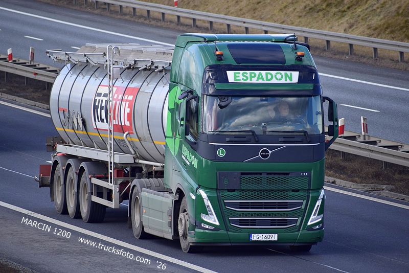 _DSC1490 ESPADON FLUKAR-crop-VOLVO FH5.JPG