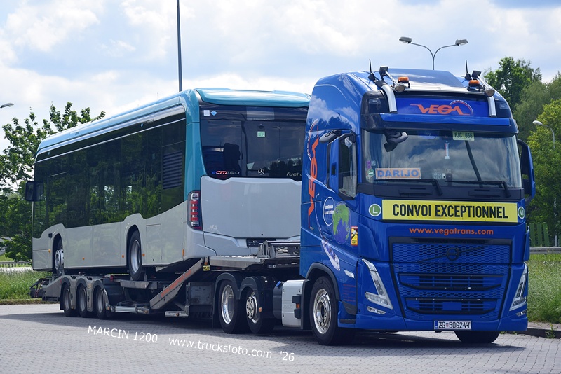 _DSC8084 VEGA-crop-VOLVO FH5.JPG