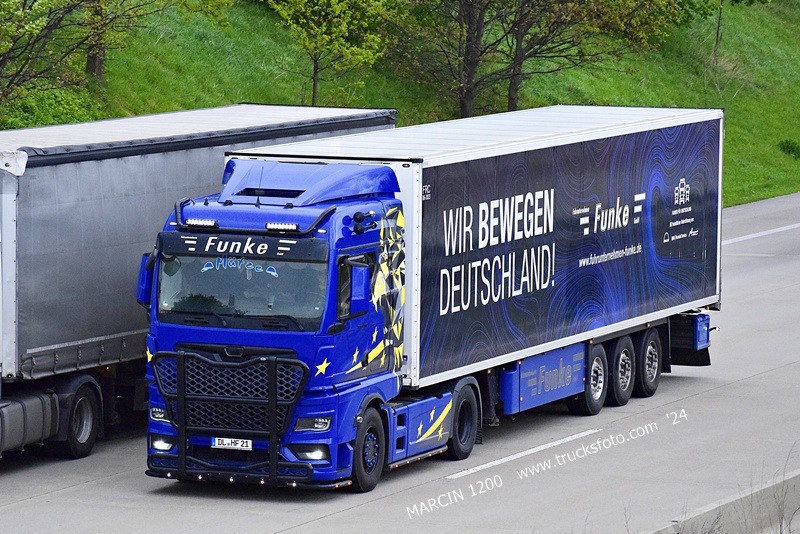 _DSC2294 FUNKE-crop-MAN TGX II.JPG