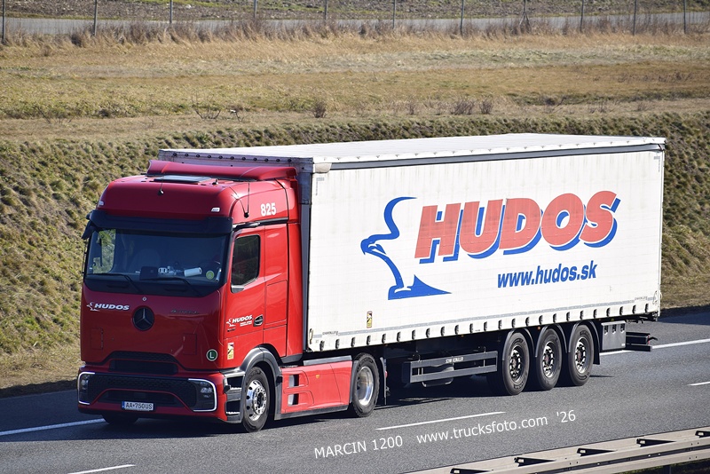 _DSC2905 HUDOS-crop-ActrosL ProCabin.JPG