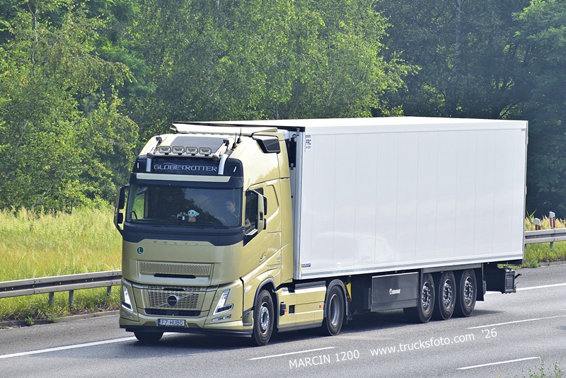 _DSC9670 HUBO-crop-VOLVO FH AERO.JPG