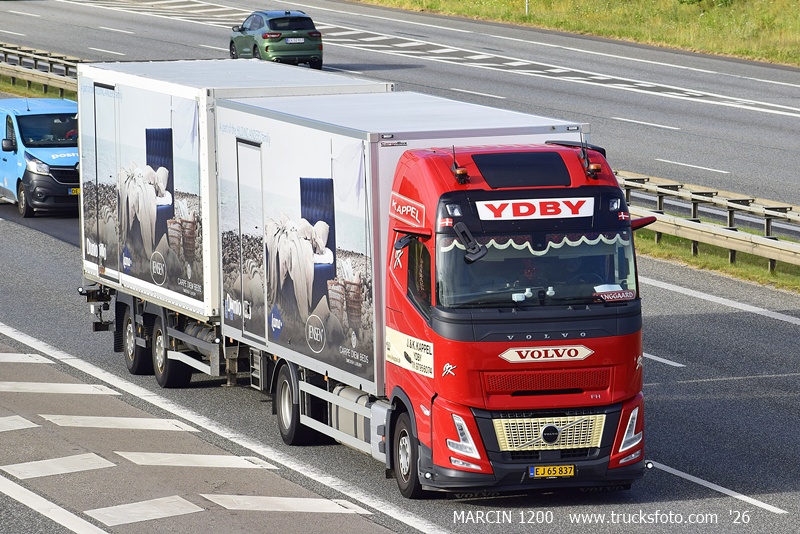 _DSC2940 YDBY-crop-VOLVO FH AERO.JPG