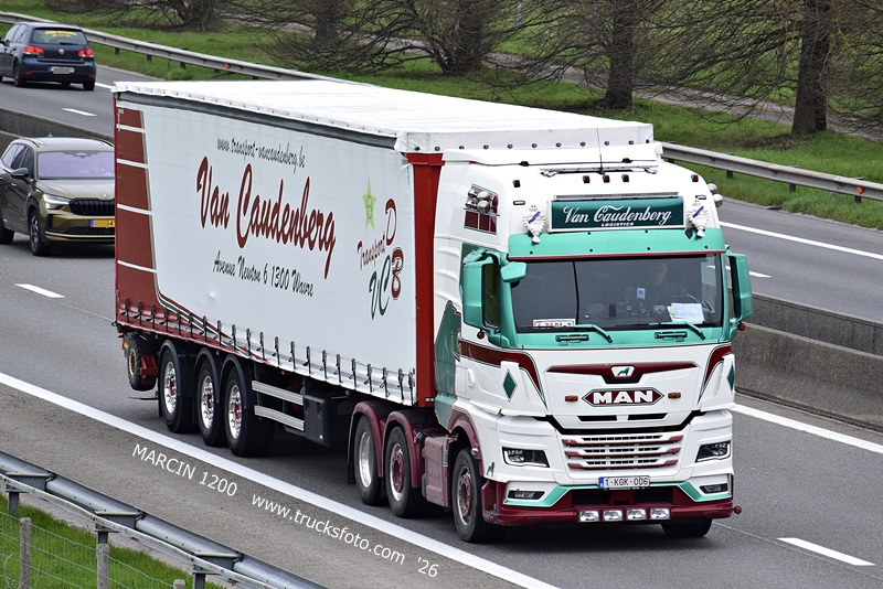 _DSC4667 Van Caudenberg-crop-MAN TGX II.JPG