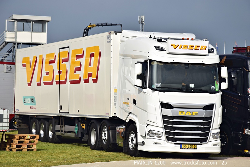 _DSC1377 VISSER-crop-DAF XG.JPG