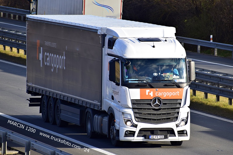 _DSC0360 CARGOPORT-crop-ACTROS MP5.JPG