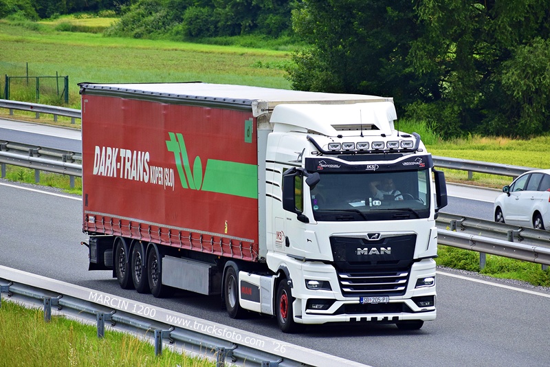 _DSC8222 IKSP-crop-MAN TGX II.JPG