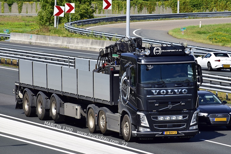 _DSC7599 JDG TRANSPORT & ZN-crop-VOLVO FH4.JPG