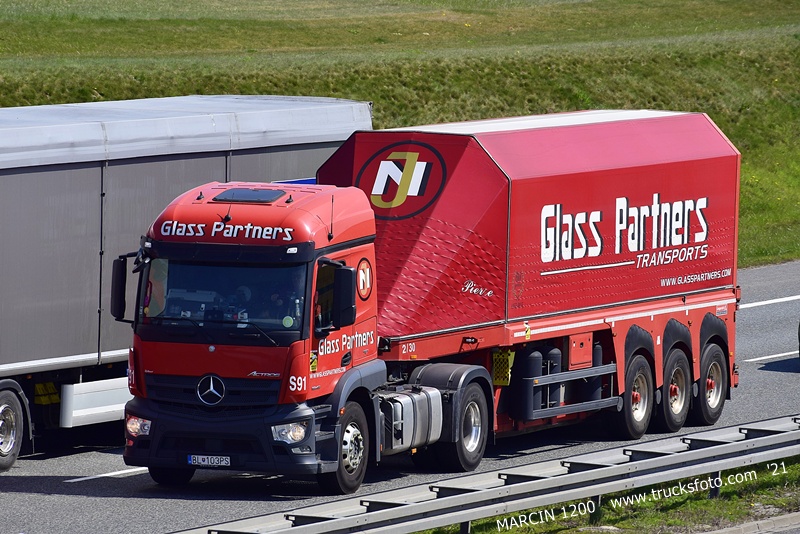_DSC5779 GLASS PARTNERS-crop-ACTROS.JPG
