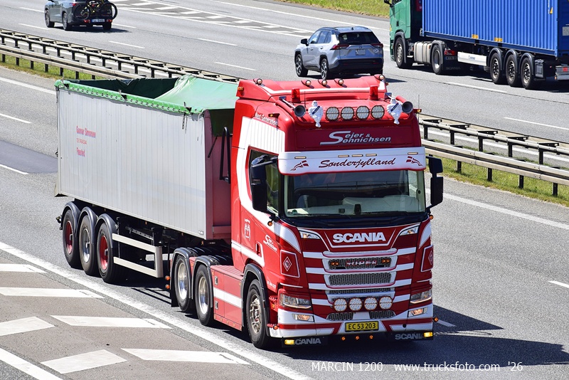 _DSC1929 SEJER & SONNICHSEN-crop-SCANIA R NG.JPG