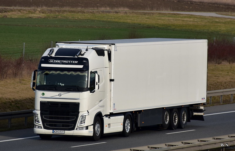 Volvo_FH4_PL_3.jpg