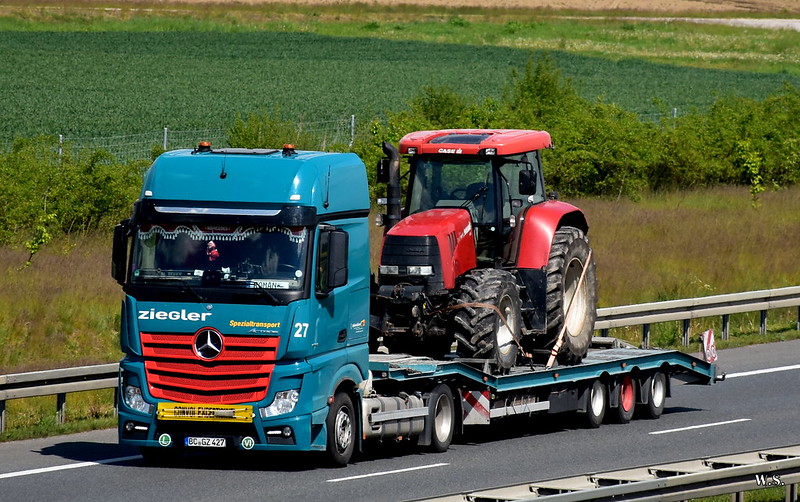 Mercedes-Benz_MP4_Ziegler_D.jpg