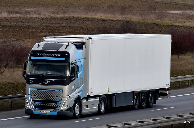 Volvo_FH5_PL.jpg