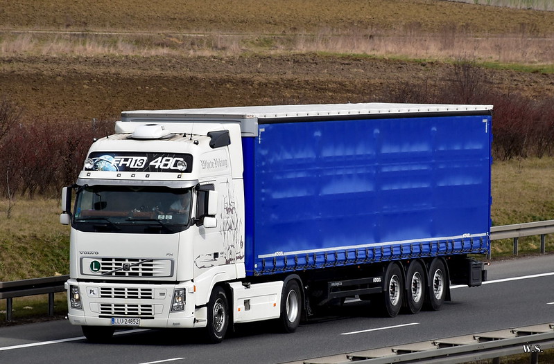 Volvo_FH2_Tomaszewska_PL.jpg
