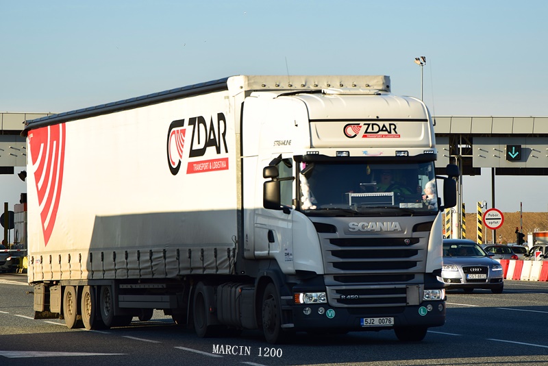 DSC_0040-crop.jpg