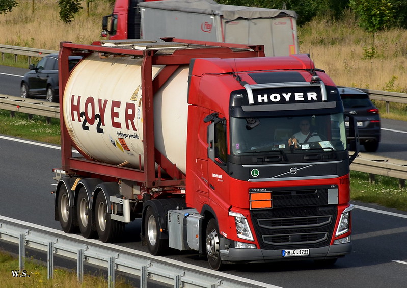 Hoyer_Volvo_FH4_D.jpg