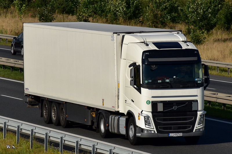 Volvo_FH4_PL_2.jpg