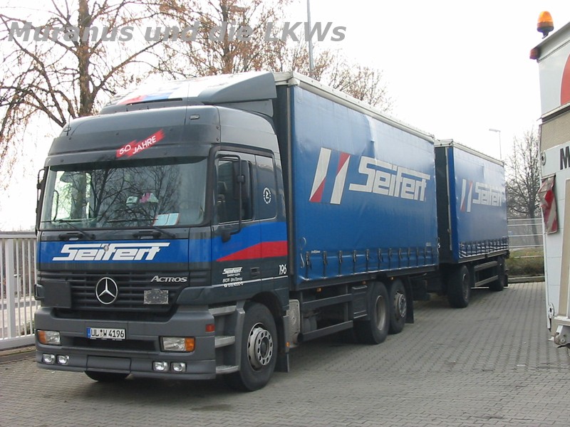 auf dem Firmengelände