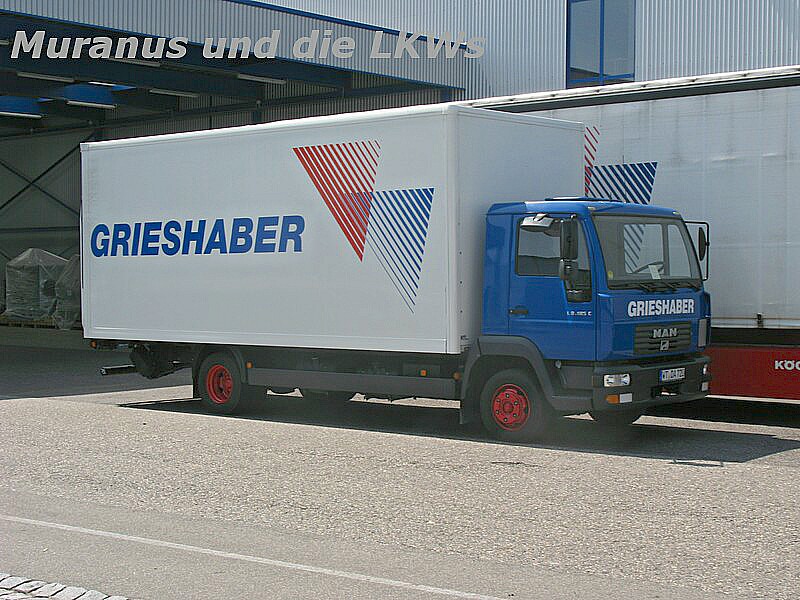 auf dem Firmengelände in Weingarten