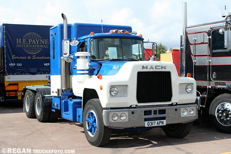 mack4.jpg