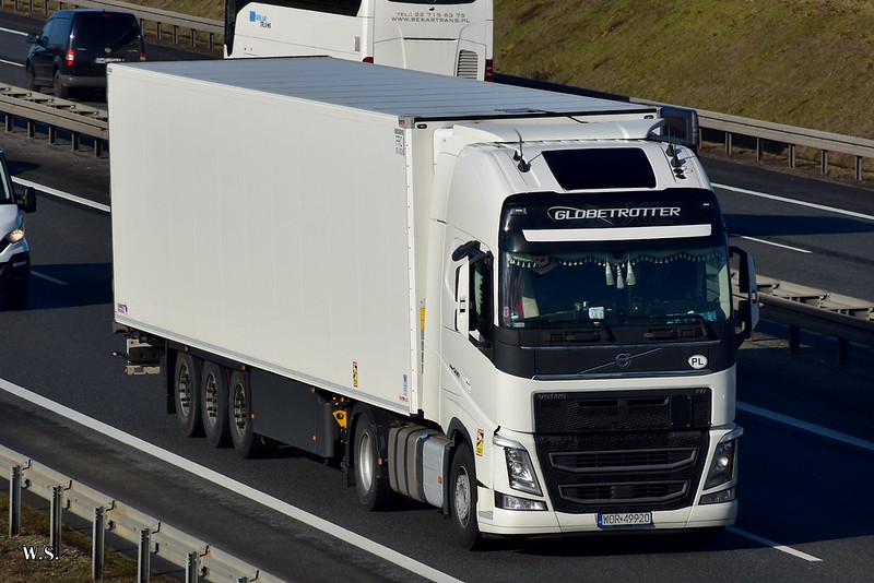 TMIK_Volvo_FH4_PL_1.jpg