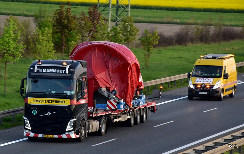 Mammoet_Volvo_FH4_NL.jpg