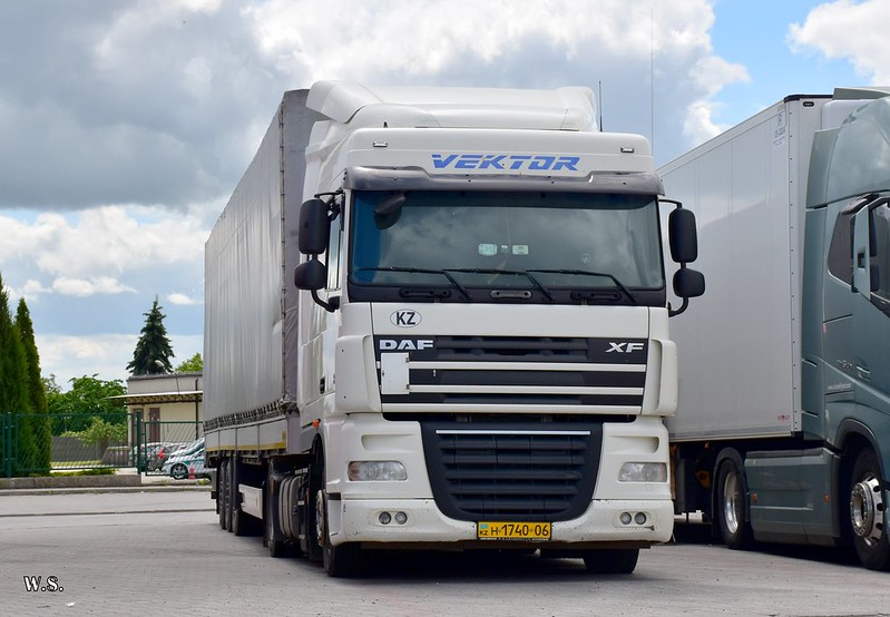Vektor_DAF_XF105_KZ.jpg