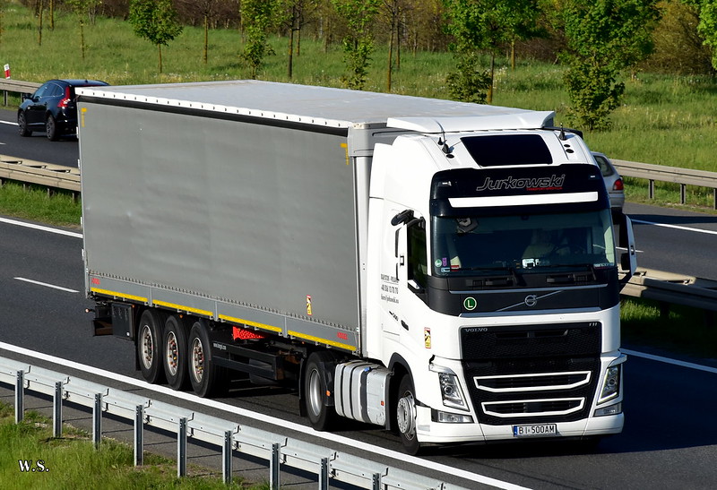 Jurkowski_Volvo_FH4_PL.jpg