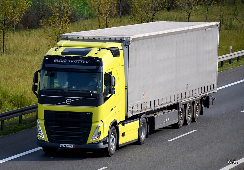 Volvo_FH5_(D)_2.jpg