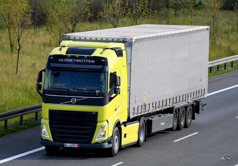Volvo_FH5_(D)_1.jpg