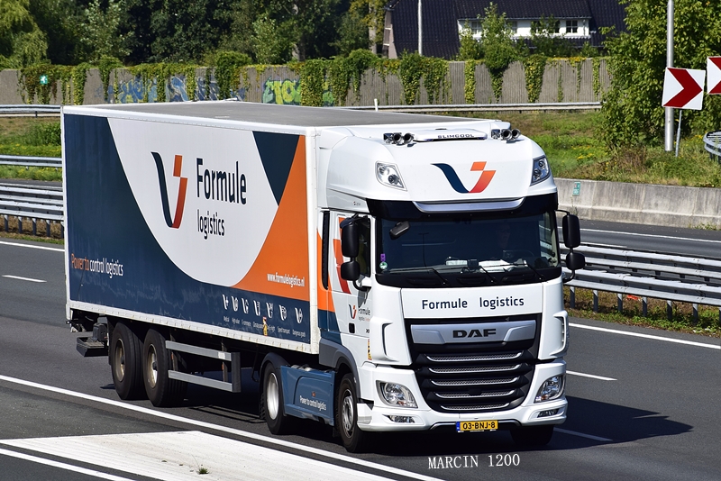 _DSC7619 (2)-crop.JPG