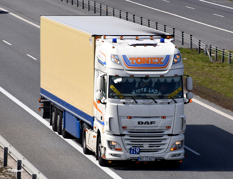 52798440705_fd28ec4323_c.jpg