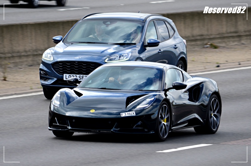 DSC_7593.JPG Hux.JPG