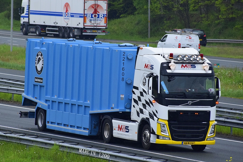 _DSC4139-crop-MSS Transport Bv-Volvo FH IV Globetrotter.JPG