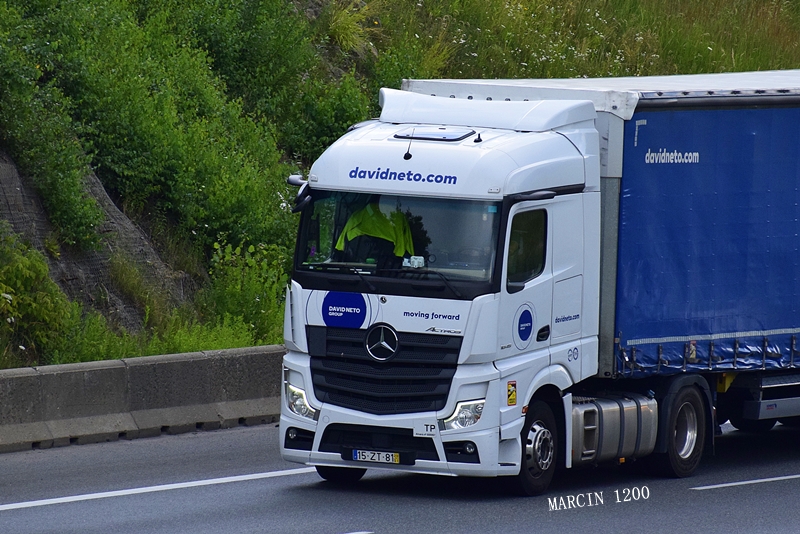 _DSC5092-crop- Mercedes-Benz Actos MP4-Transportes David Neto.JPG