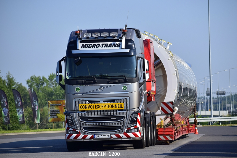 _DSC6081-crop-Volvo FH16 IV Globetrotter XL-Micro-Trans Psary.JPG
