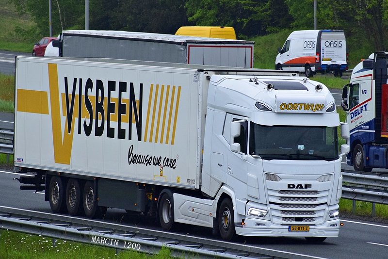 _DSC4140-crop-Oortwijn Transport-DAF XG+.JPG
