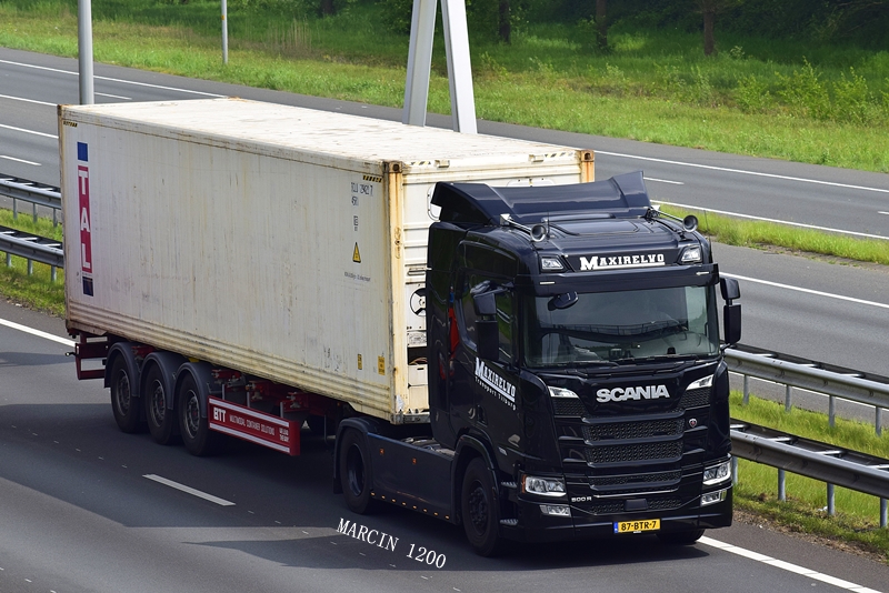 _DSC3075-crop-Maxirelvo Transport Tilburg-Scania R500 NG.JPG