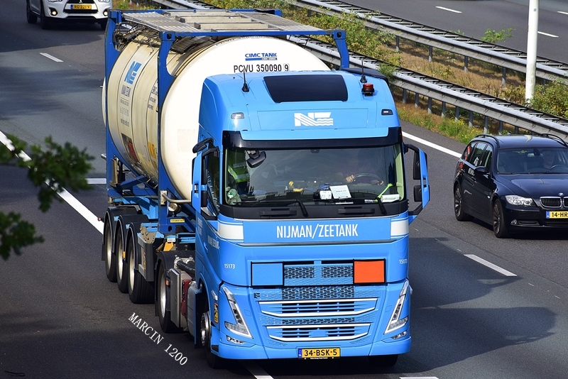 _DSC8282-crop-NijmanZeetank- Volvo FH V.JPG
