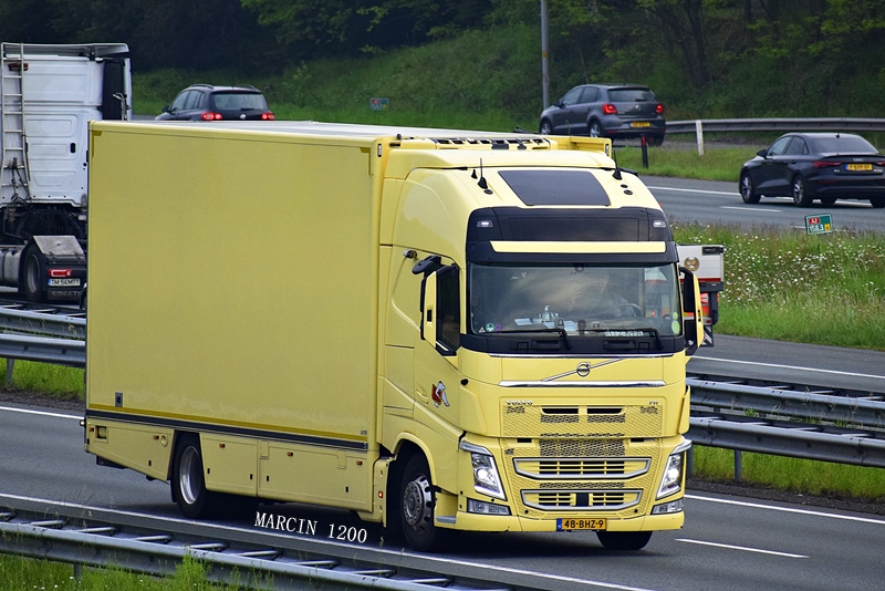 _DSC3564-crop-Volvo FH III Globetrotter-Hizkia.JPG