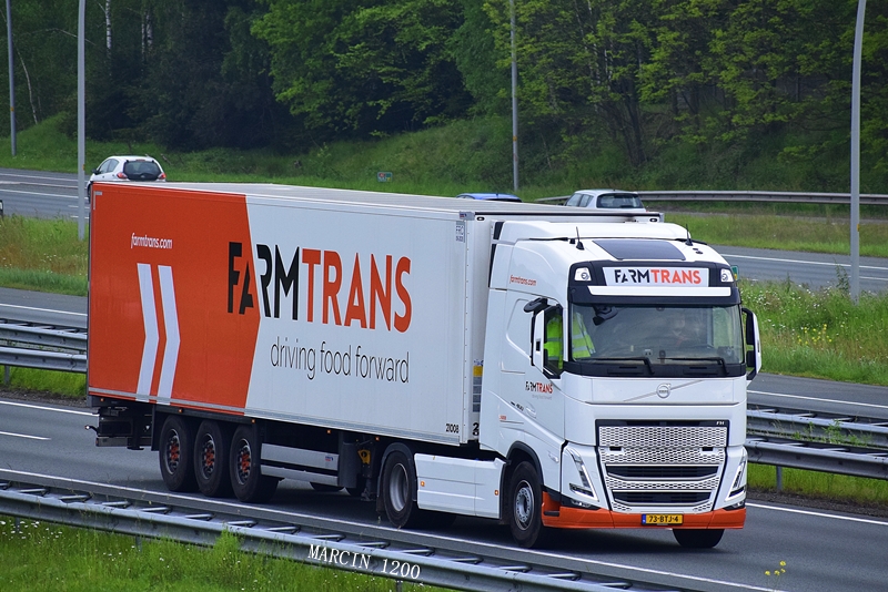 _DSC3636-crop-Farm Trans-Volvo FH V Globetrotter.JPG
