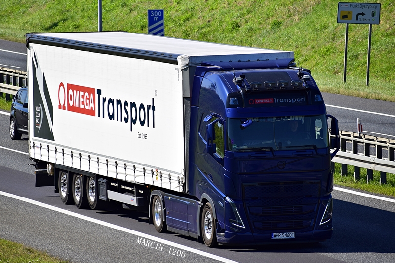 _DSC6483-crop-Volvo FH V Globetrotter-Omega Transport.JPG