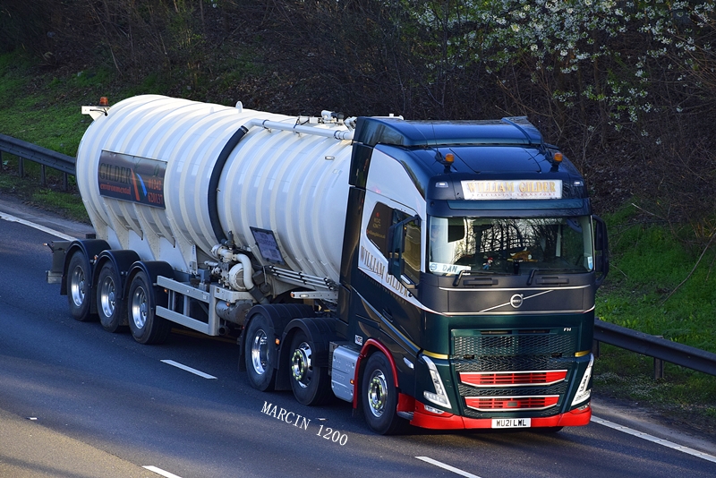 _DSC9954-crop-Volvo FH V-William Gilder.JPG