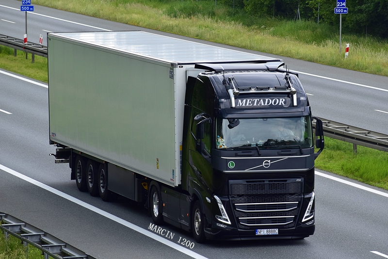 _DSC4479-crop-Volvo FH V -Metador.JPG